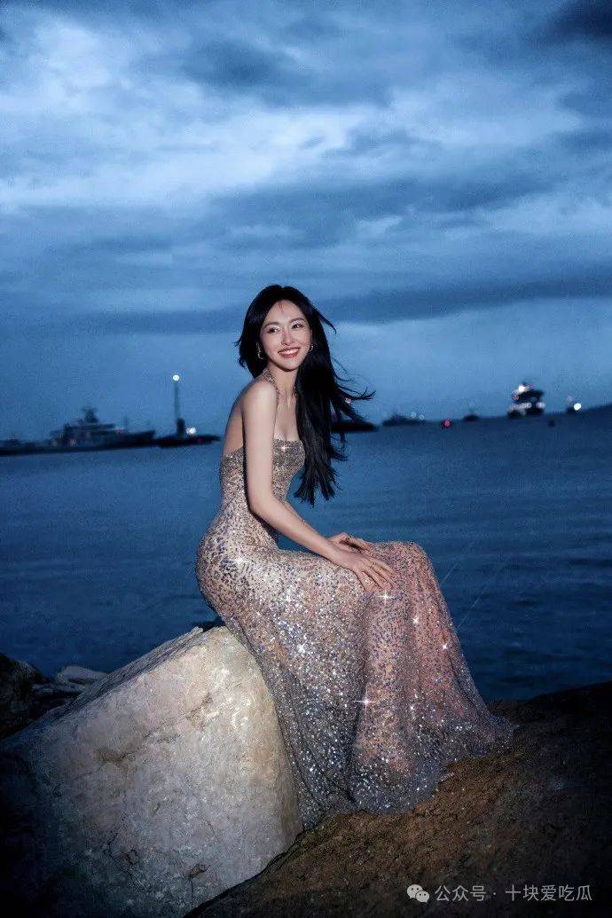 戛纳红毯,她"赢麻"了?