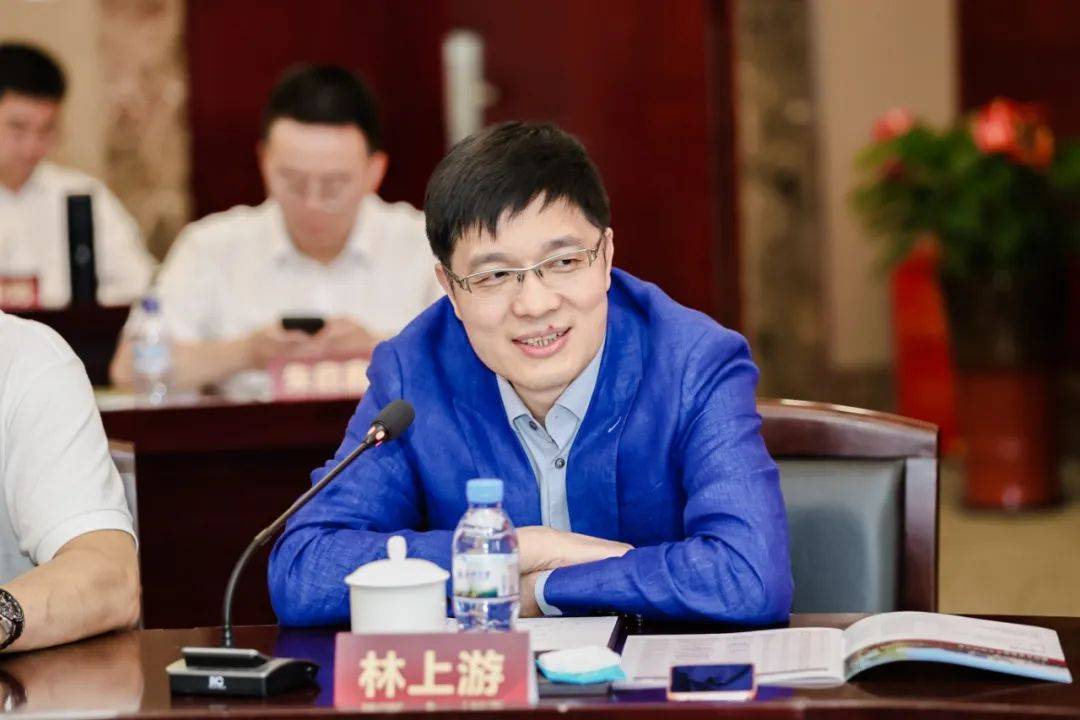 向右滑动查看更多>>交流环节,潘怀莲,吴东,章晟,蒋仕熙,徐顺聪,张安将