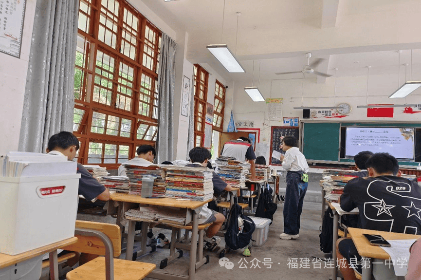 携一缕浅夏芬芳,赴一场送教之旅——龙岩市杨金莲名师工作室送教送培