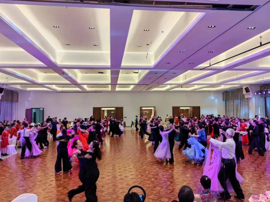 泰州市第二届"祥泰杯"体育舞蹈艺术节隆重开幕