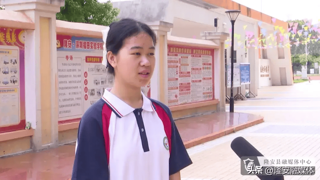 隆安县开展社科普及进校园暨新时代文明实践志愿服务活动