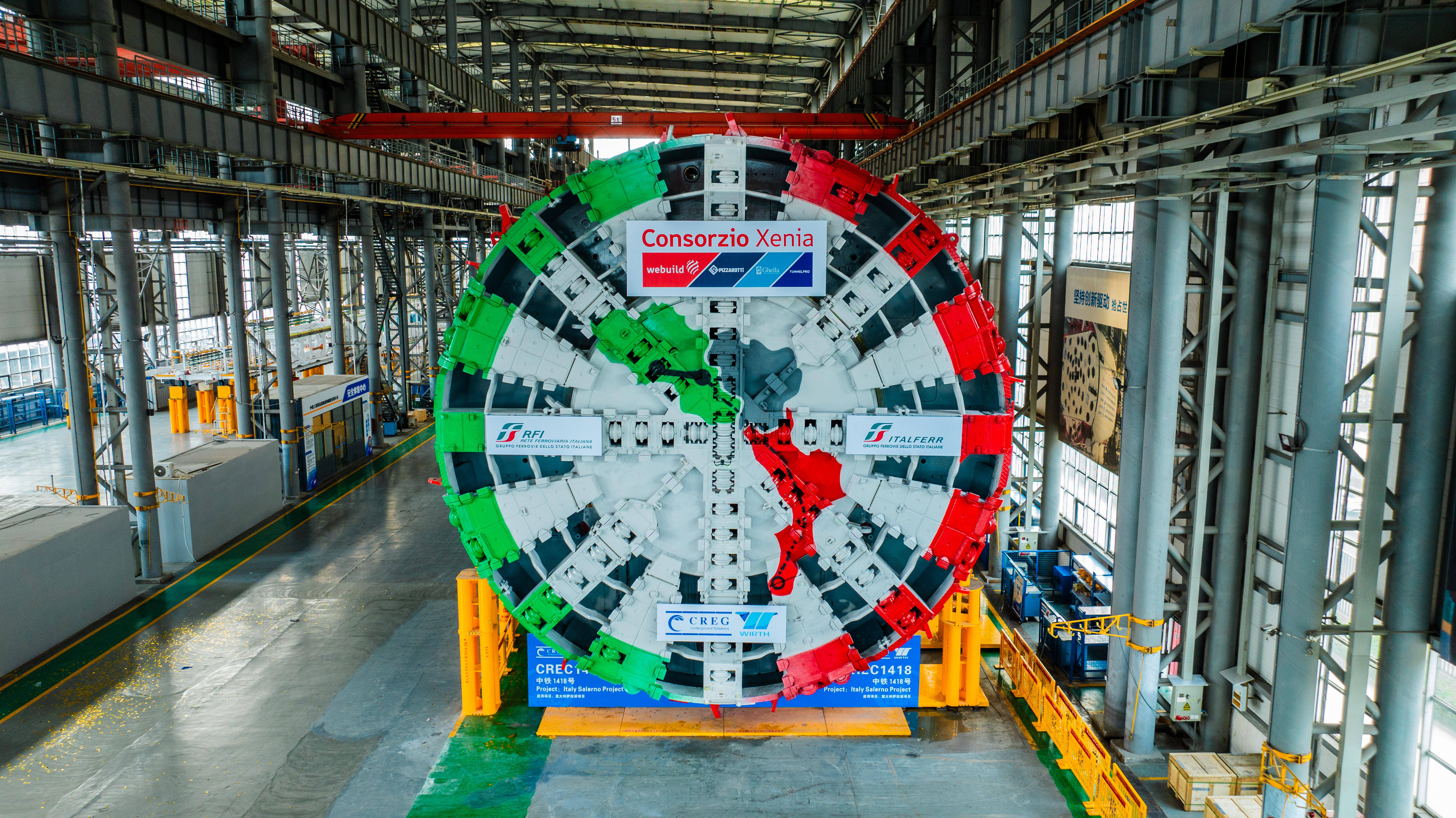 中国出口意大利最大直径盾构机在豫下线