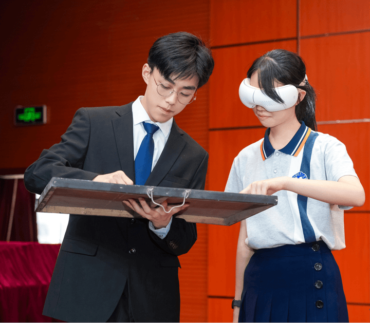 弘扬科学家精神 激发青少年创新梦想 | "少年对话院士