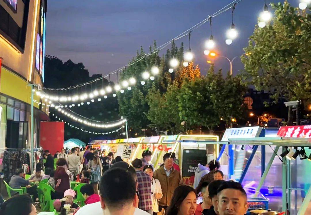 宝山这场夜市火爆开业啦!各地美食汇聚,打造夜生活好去处