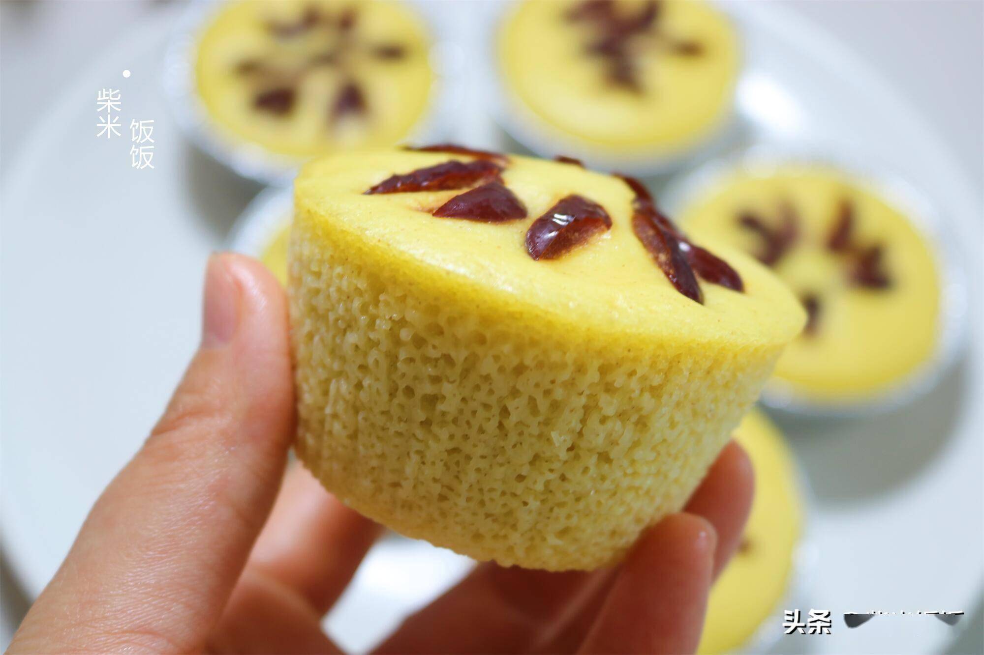 蒸一蒸,香软筋道,营养低脂不长胖,夏天吃正合适_小米_发糕_清水