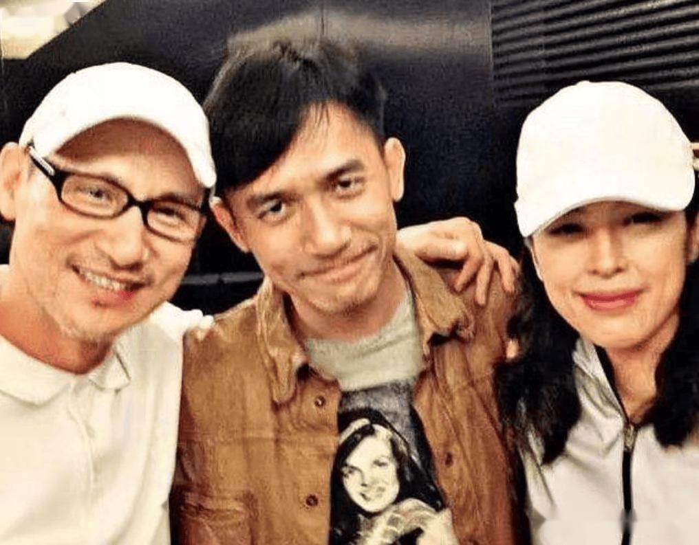 她是圈内干净的女演员,8年来一直没有红,可她的丈夫却大红大紫_罗美薇