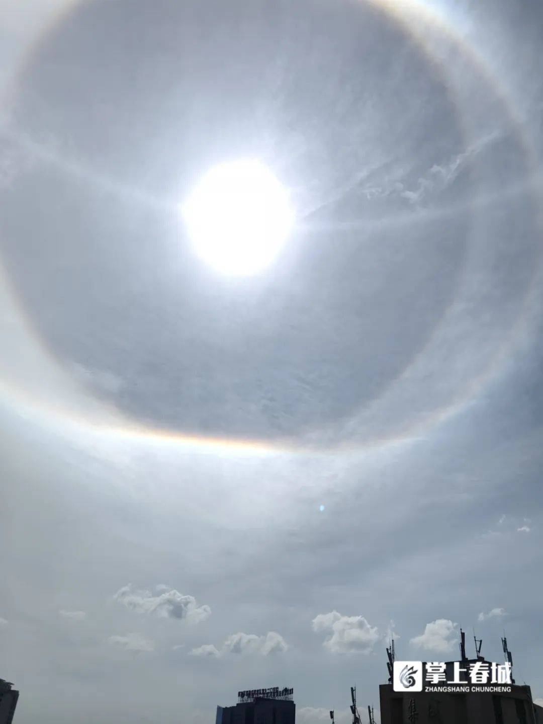 刚刚,昆明天空惊现神奇一幕!朋友圈都传疯了
