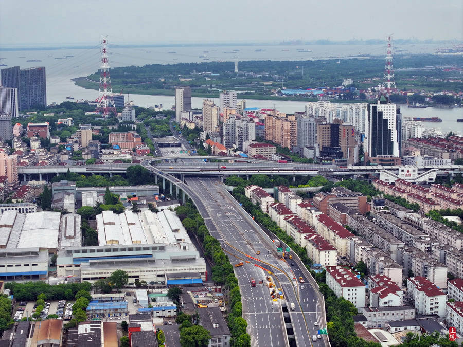 大修提供的宝贵窗口期,这座高架桥开始半封闭施工_泰和路_上海市_设施