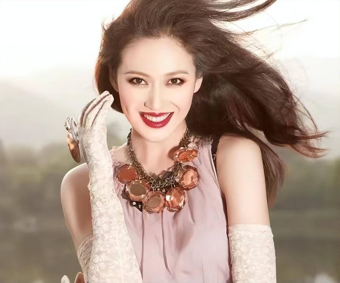 演完《如懿传》演《庆余年2》,看到41岁的她才知道啥是媚骨天成_赵柯