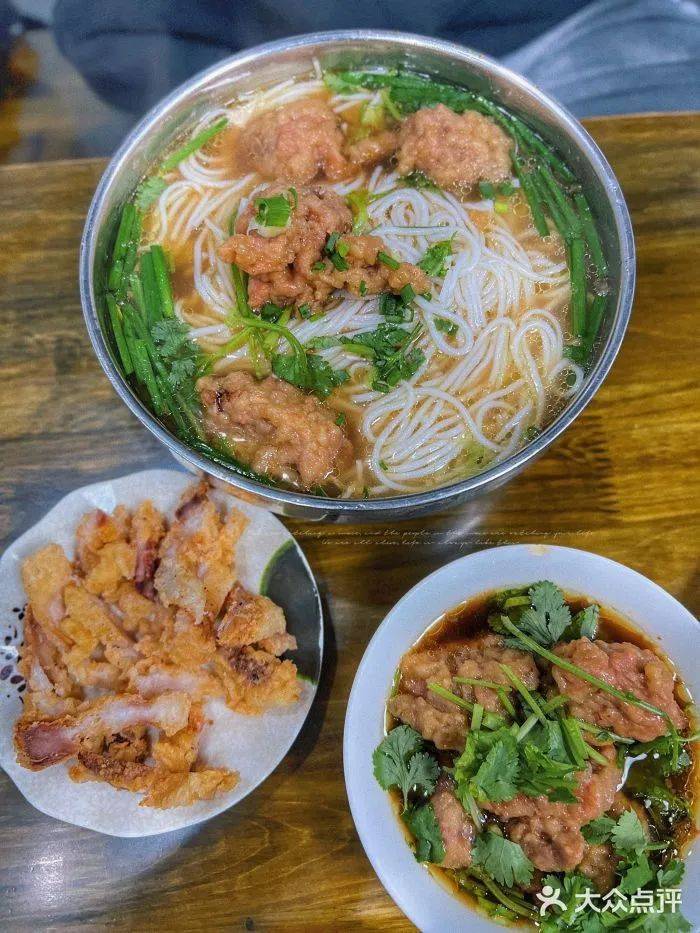 能逛能吃还出片!乐山这条老街彻底被王鹤棣带火啦09