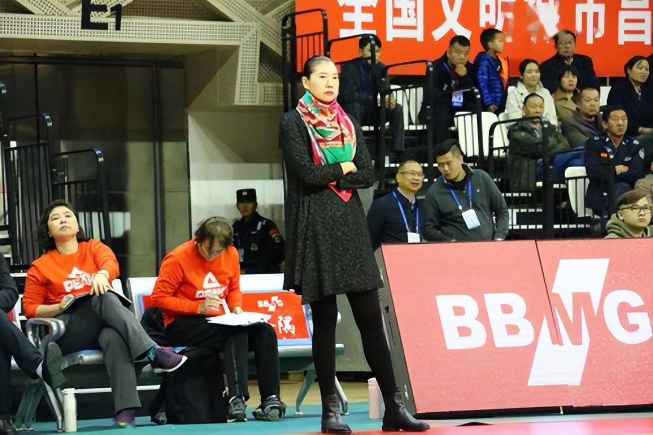 女篮名将展淑萍:丧夫后嫁未婚男,她为再婚丈夫的父爱感动落泪