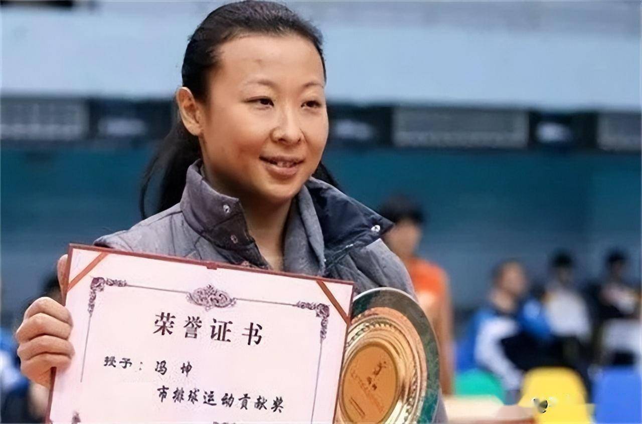 奥运冠军冯坤:嫁大12岁教练,泰国皇室送祝福,如今疑似移居泰国