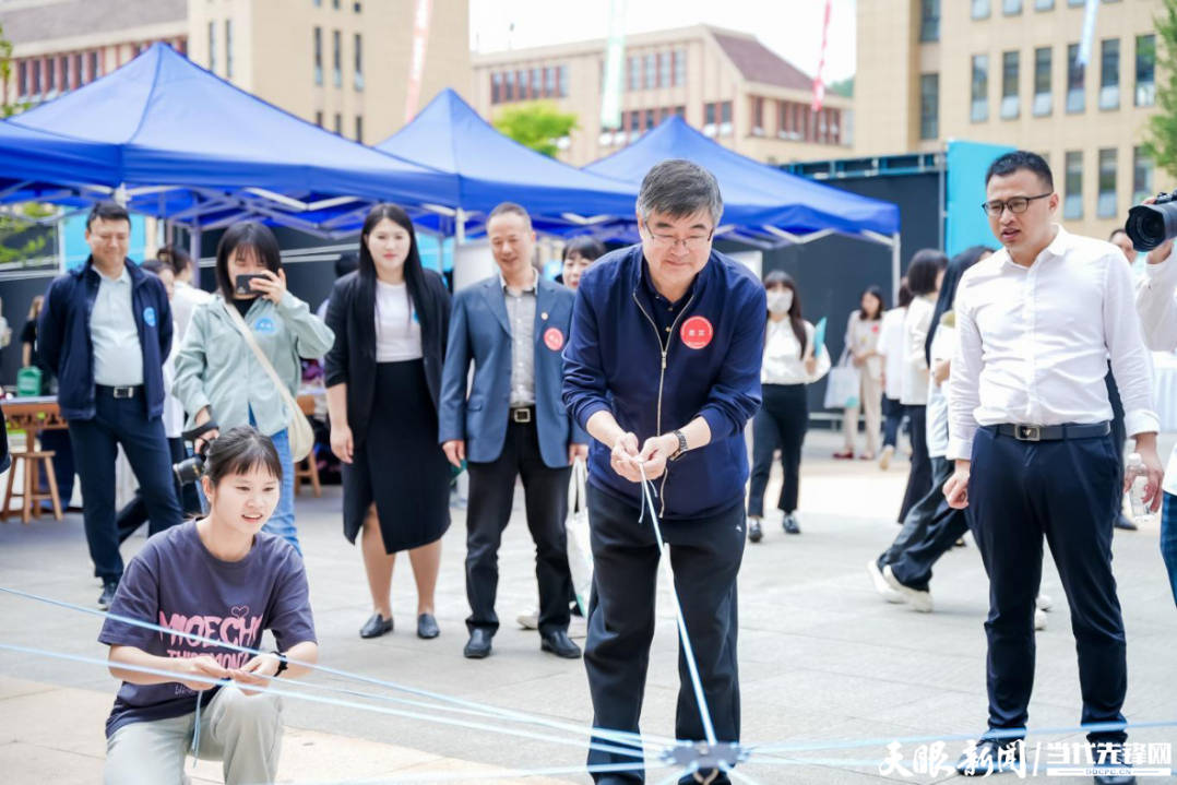 头条：澳门资料大全正版资料2024年免费-“科学健康济宁行”全国知名医疗专家义诊活动走进梁山  第2张