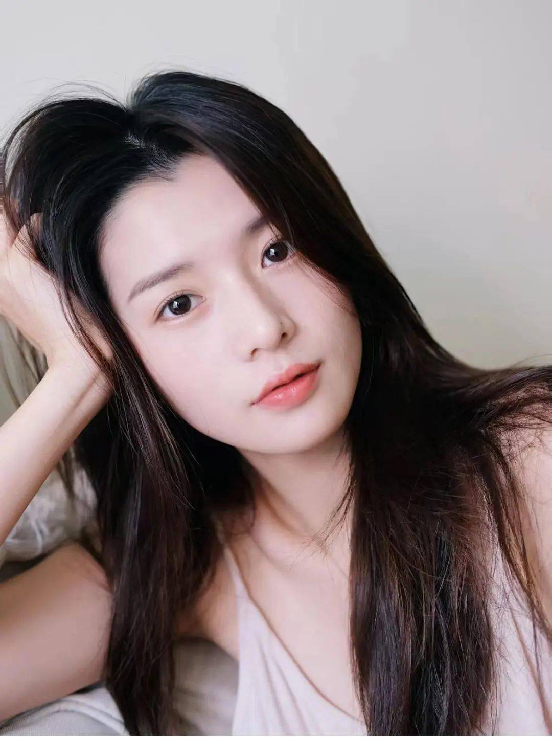 为什么有些女生不化妆也很好看?