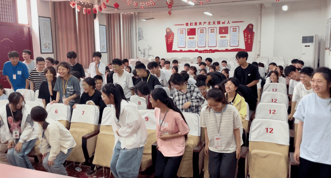 武陟县和平学校举办心理辅导活动