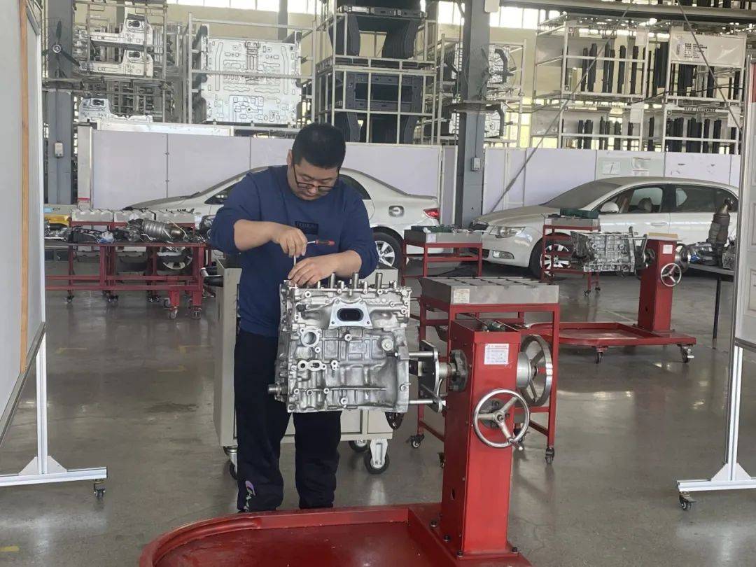 为支持奥迪一汽新能源精益生产管理和基本技能培训规模化开展,校企