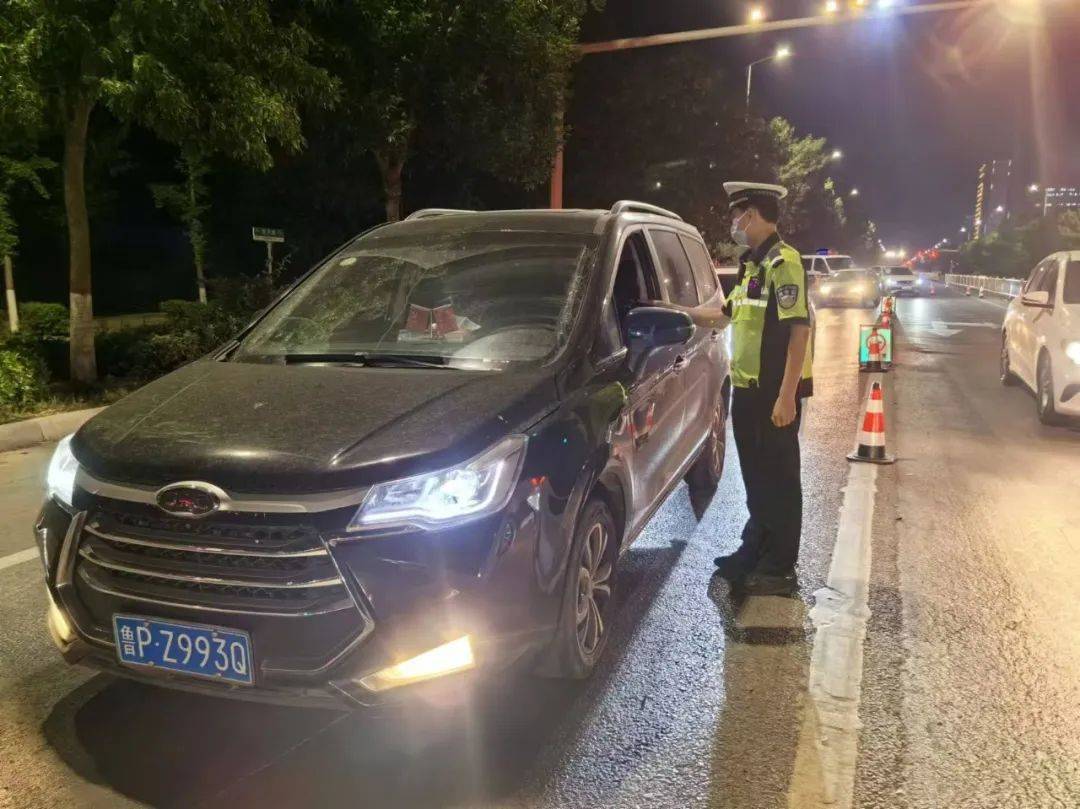 莘县交警联合燕塔派出所开展夏季交通安全酒醉驾查处统一行动!