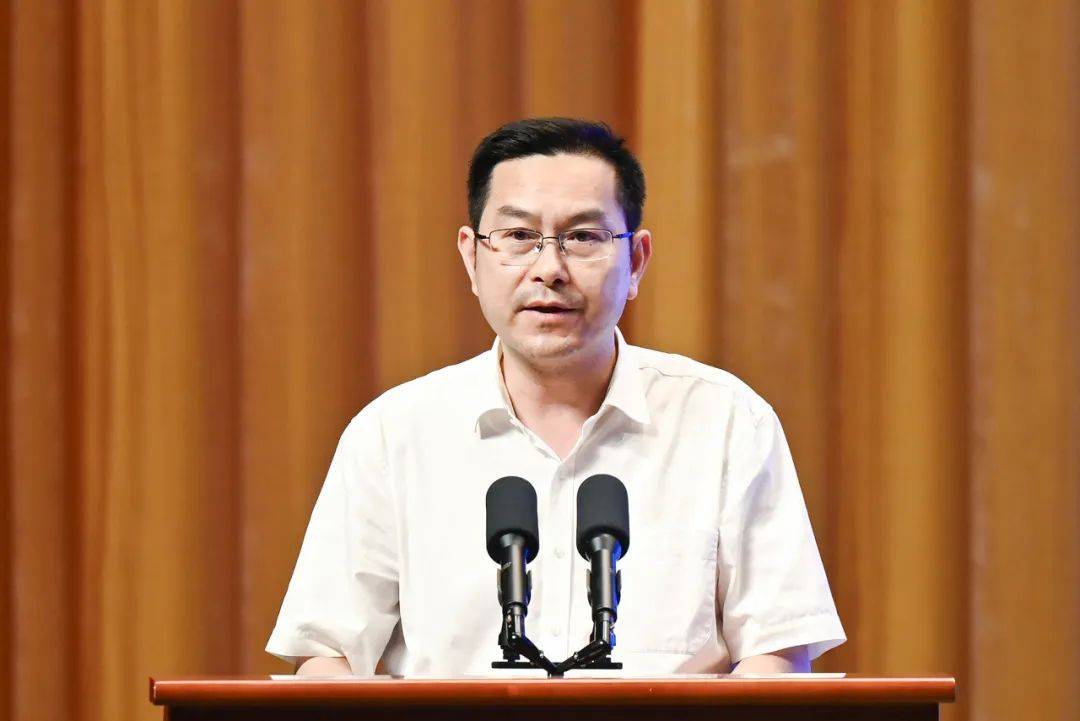 南湖区召开服务业高质量发展大会