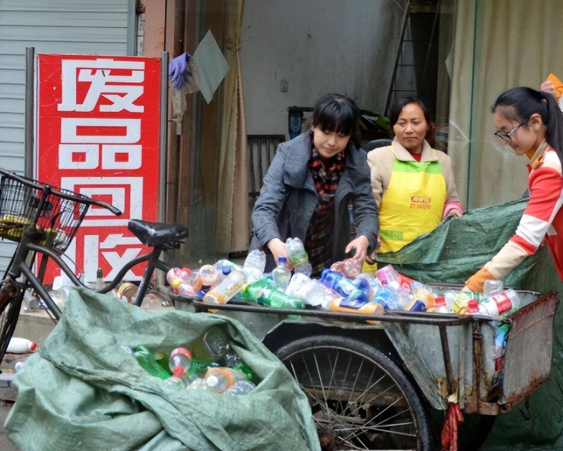 小区门口最挣钱的小生意(小区门口适合做什么小本生意)