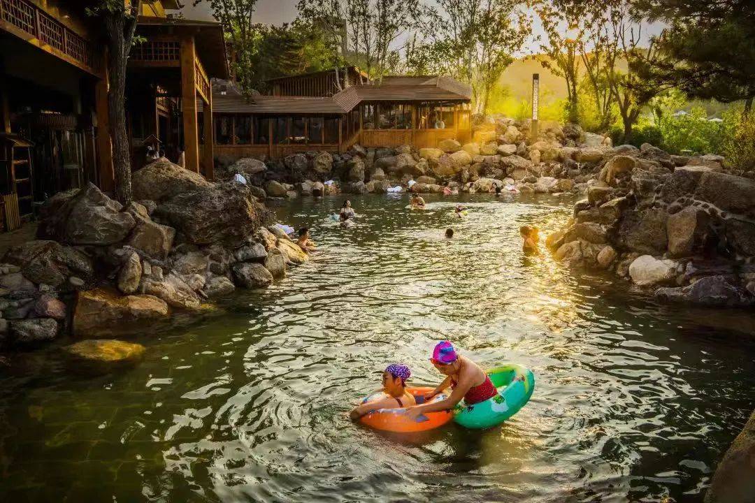 天然温泉 降温消暑 | 夏日泡温泉好处多多,健康又养生