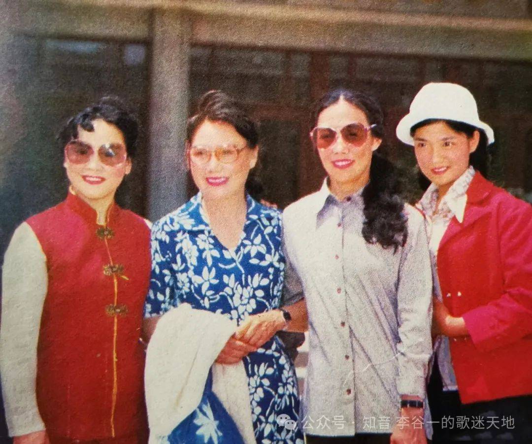 精彩图集:李谷一和"新中国22大电影明星"白杨合影