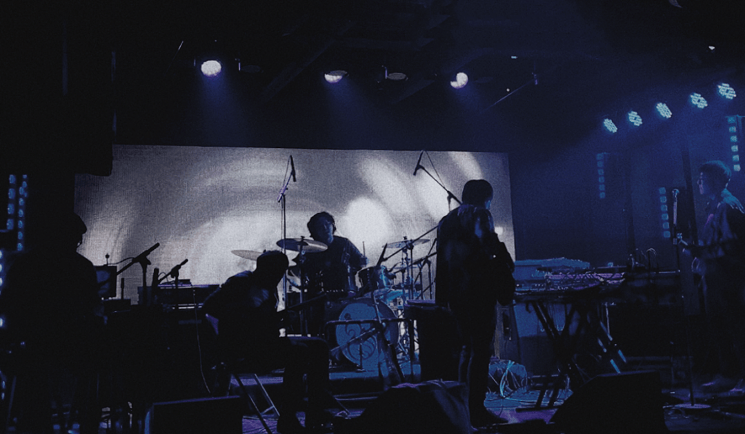 旋转轴心(spin axis)是一支来自石家庄的另类/独立摇滚乐队,成立于