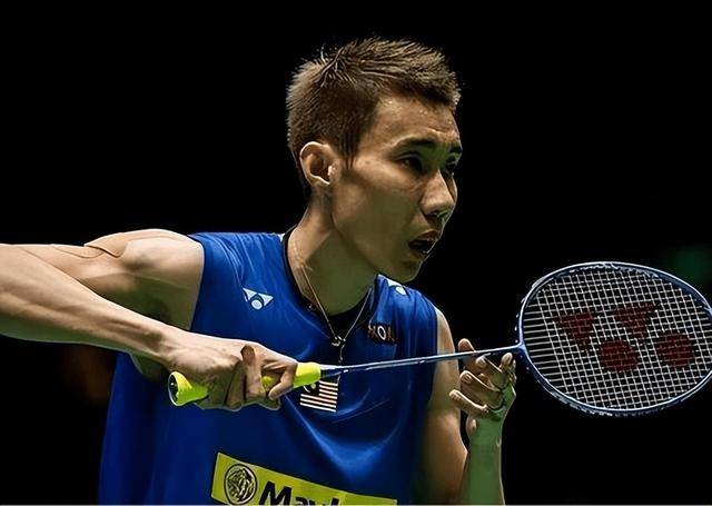 小时候的李宗伟,因为家庭经济困难,经常要跟着家人搬家,居无定所.