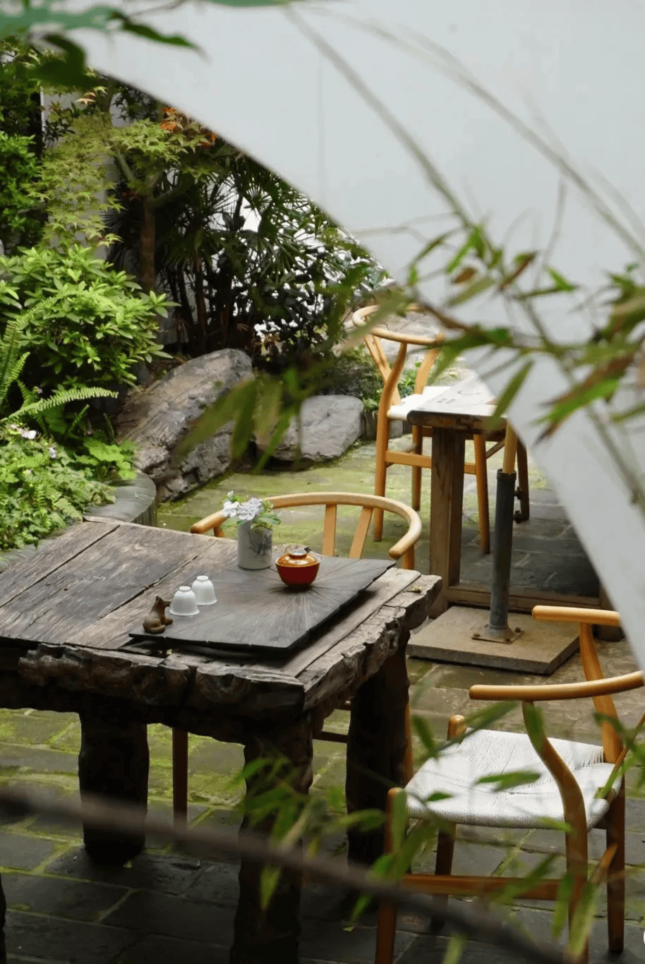 造一处庭院,煮茶听雨,赏石闻香