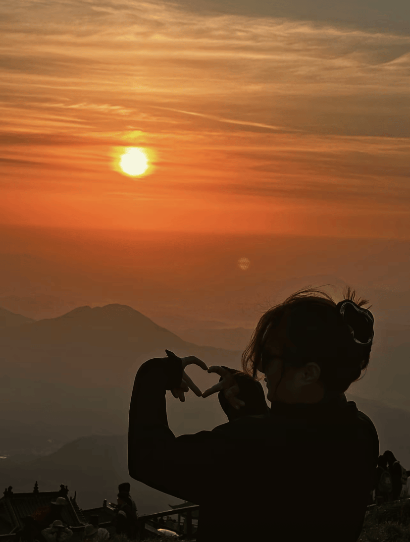 日出人像照图片