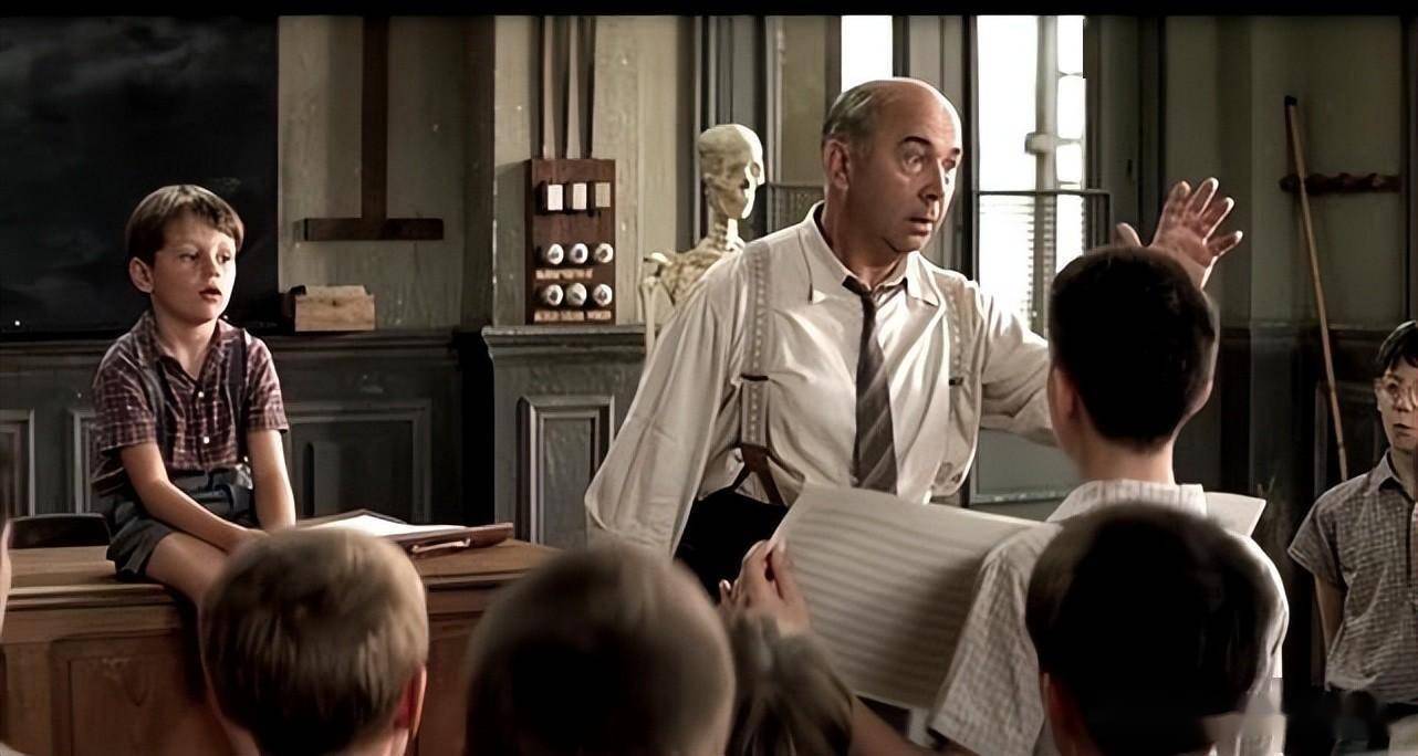 《放牛班的春天》:抛开自己的偏见,解读问题少年的心灵