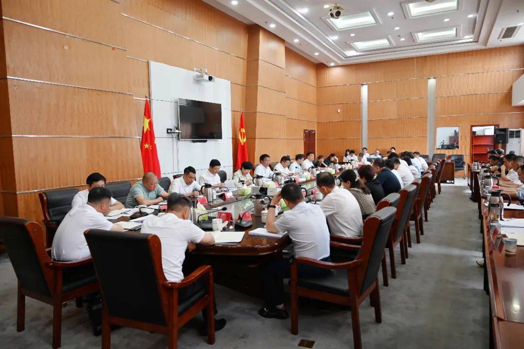 市委常委,市委宣传部部长廖晓勇主持,副市长蔡青出席.