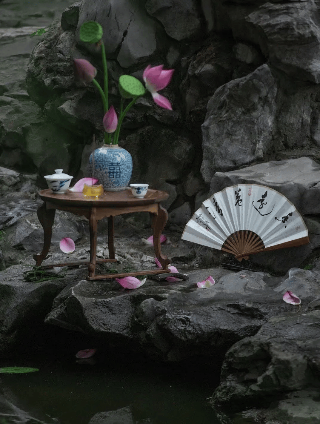 造一处庭院,煮茶听雨,赏石闻香