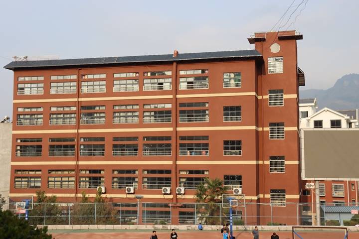 2022年底,庄建德经过实地调研,利用广扶资金770万元建造一栋新的教学