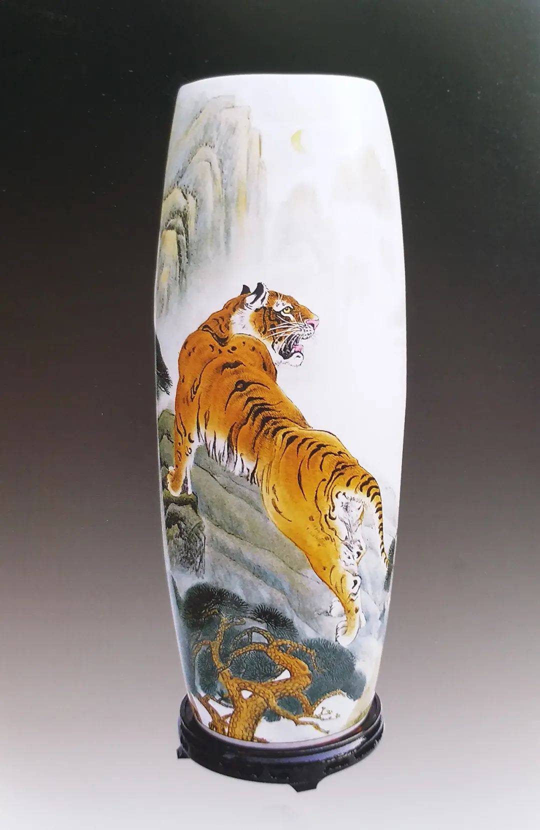 【名家风采】丹青妙笔 陶瓷人生——记我市著名陶瓷艺术家胡长连