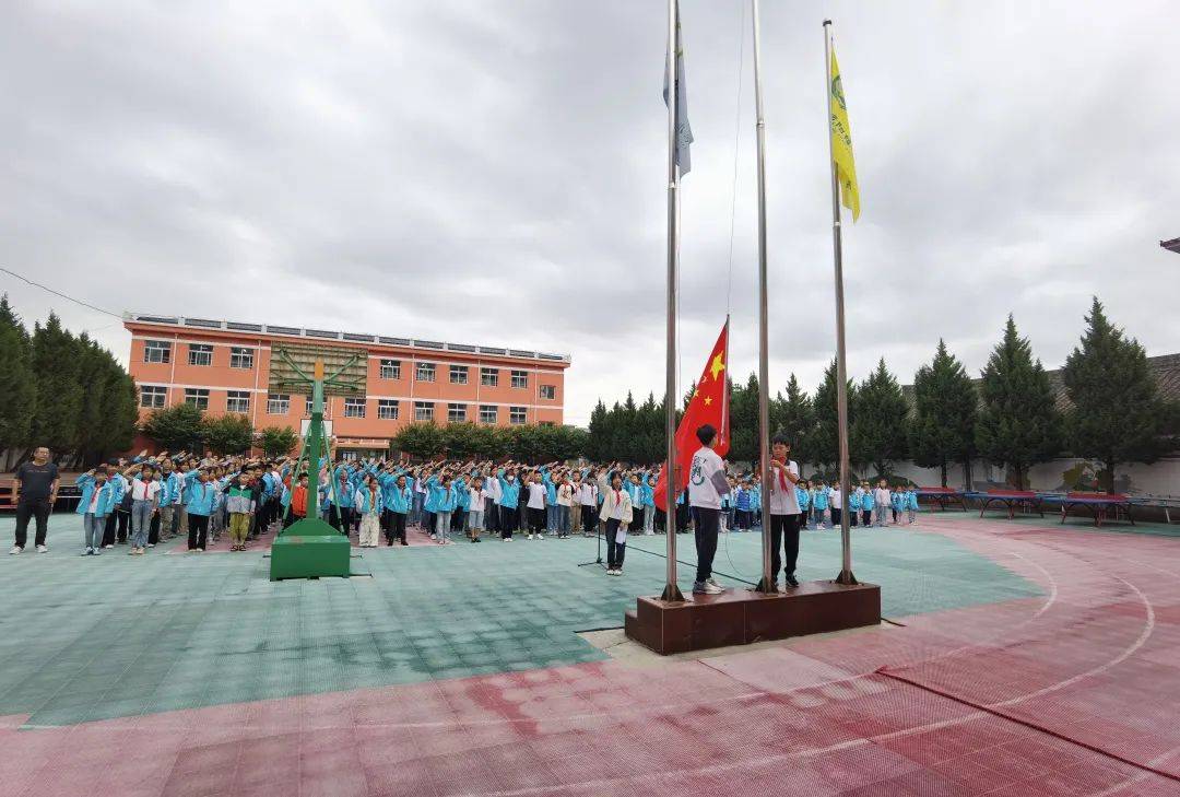 你好,少代会——徽县各学校少工委掀起学习徽县第二次少代会精神热潮