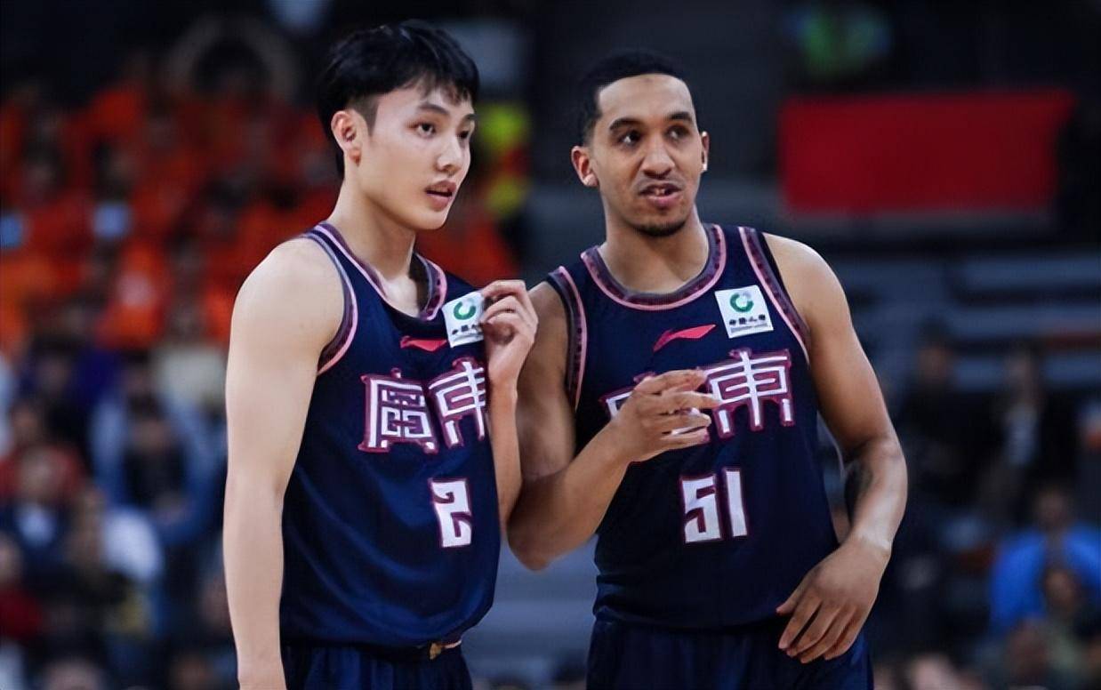 杜锋公开说希望大家支持两支球队,不是深圳广州队,更不是辽篮