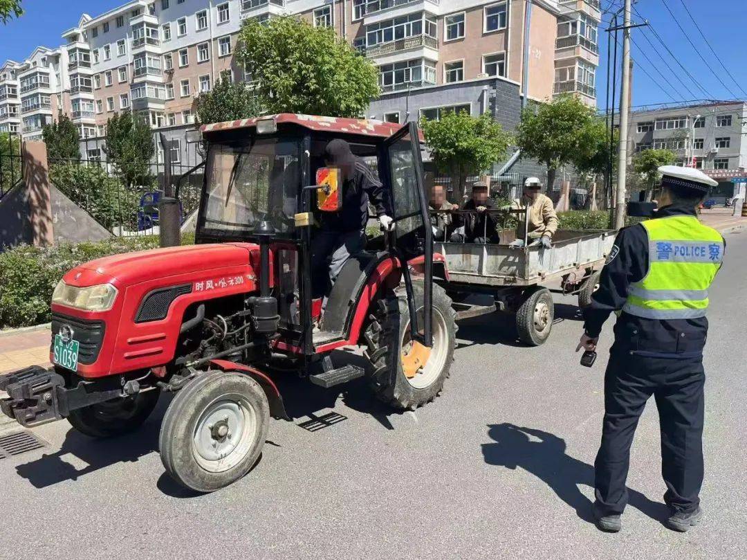 五大曝光行动 | 农用车辆,电动三轮车交通违法载人典型案例