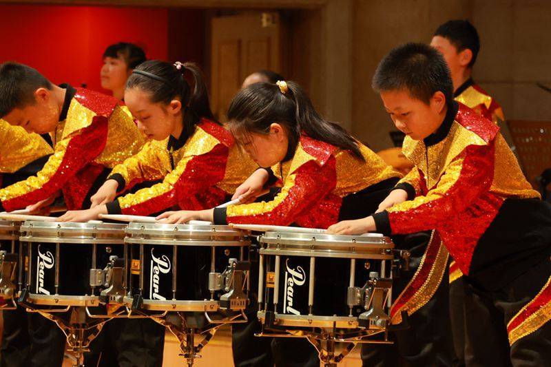 经典曲目接连上演!府学金帆行进管乐团专场音乐会举行