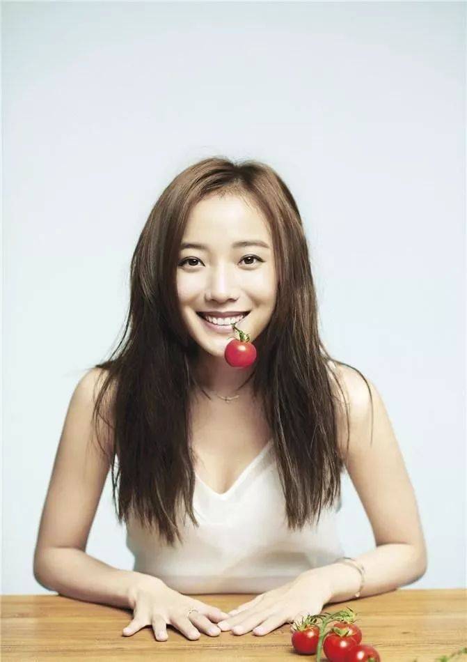 王丽坤,中国内地女演员,出生于内蒙古赤峰翁牛特旗乌丹镇.