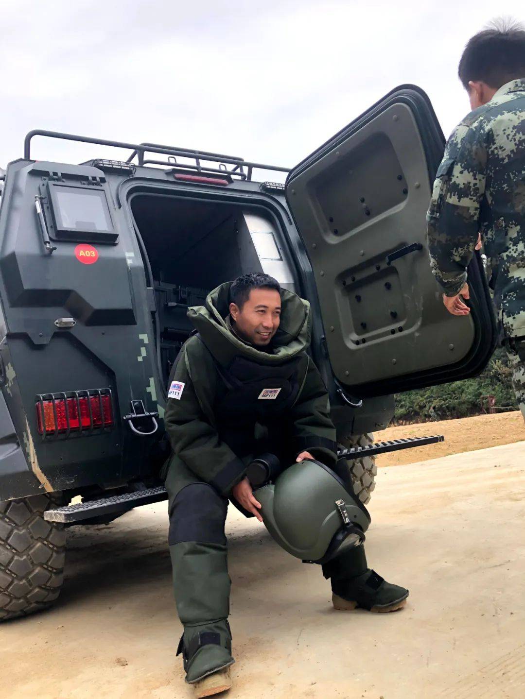 2019年,我来到总台军事节目中心,和同事们一起创办《军武零距离》栏目