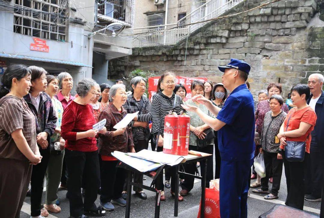 全覆盖!内江消防持续开展"百镇千村万户行"消防宣传活动