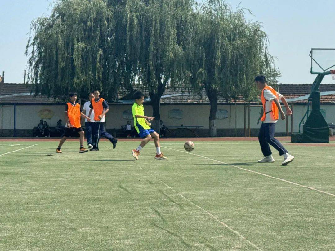 "第2032期】青岛31中"奔跑吧少年"阳光体育节 "校长杯"足球赛比赛纪实