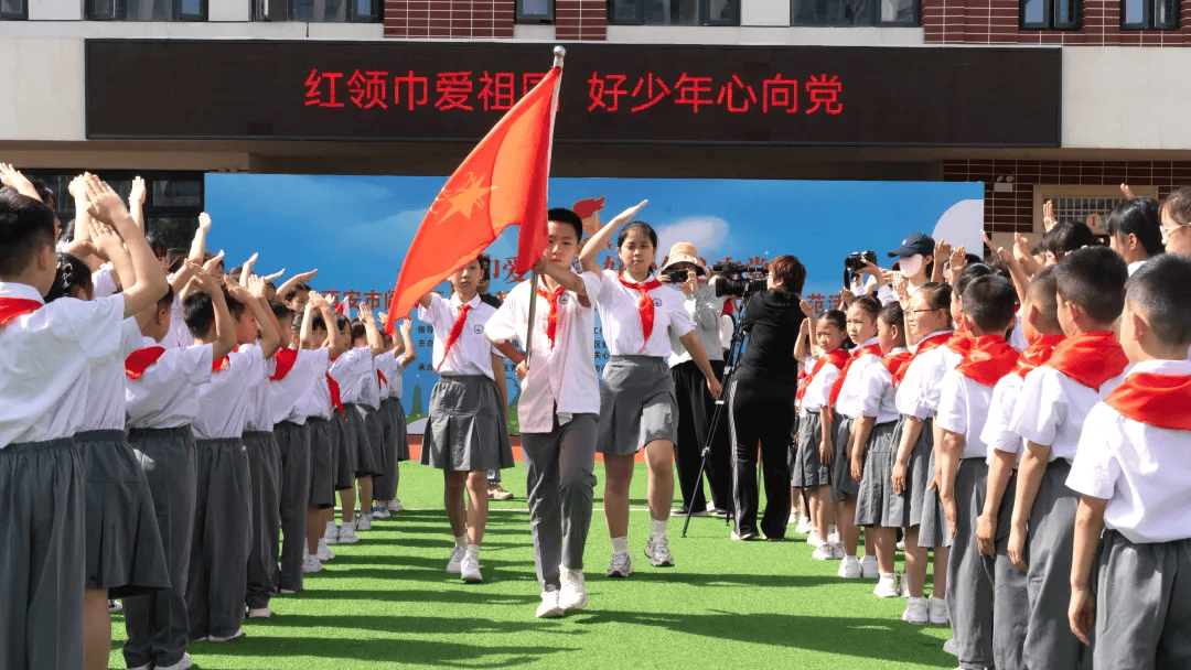 阎良区 航空基地举行"红领巾爱祖国 好少年心向党" 庆祝"六一"国际