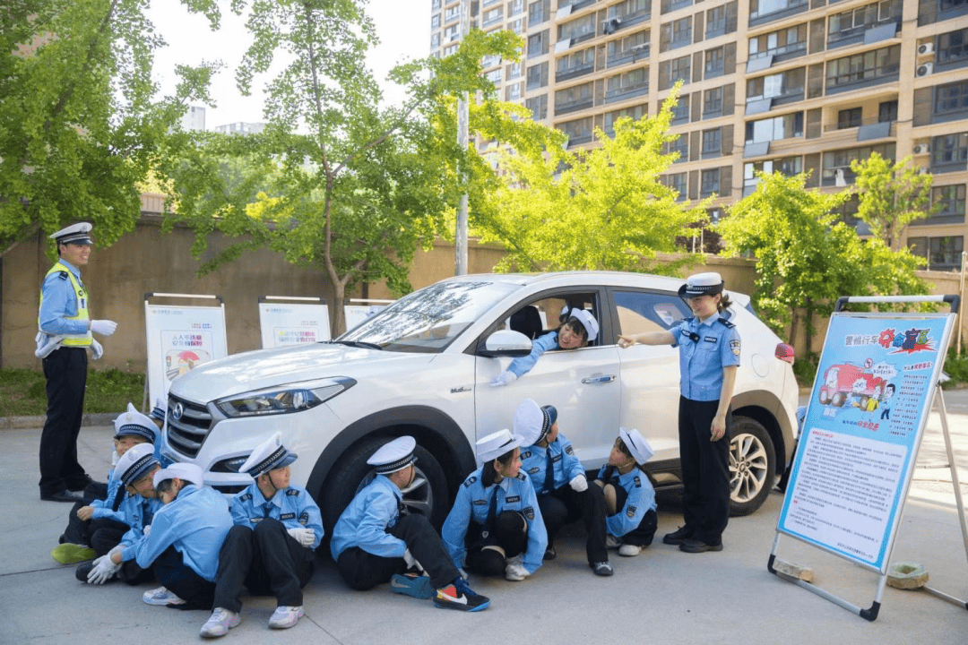 "警"彩迎六一 | 少年交警进警营 解锁不一样"警"彩