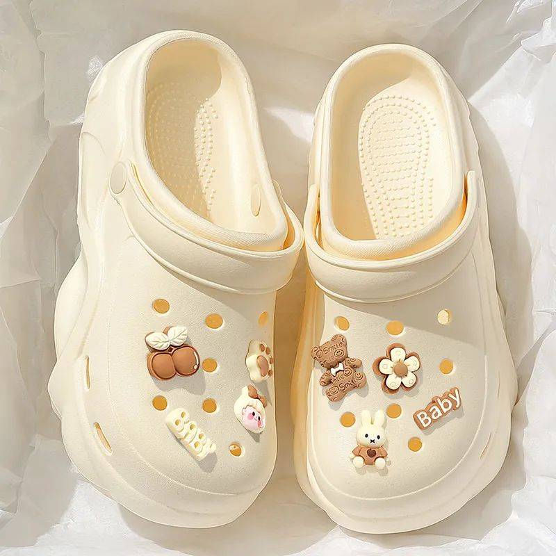 夏日绝美"洞洞鞋",轻软百搭,减龄时尚特显腿长_鞋子_款式_拖鞋