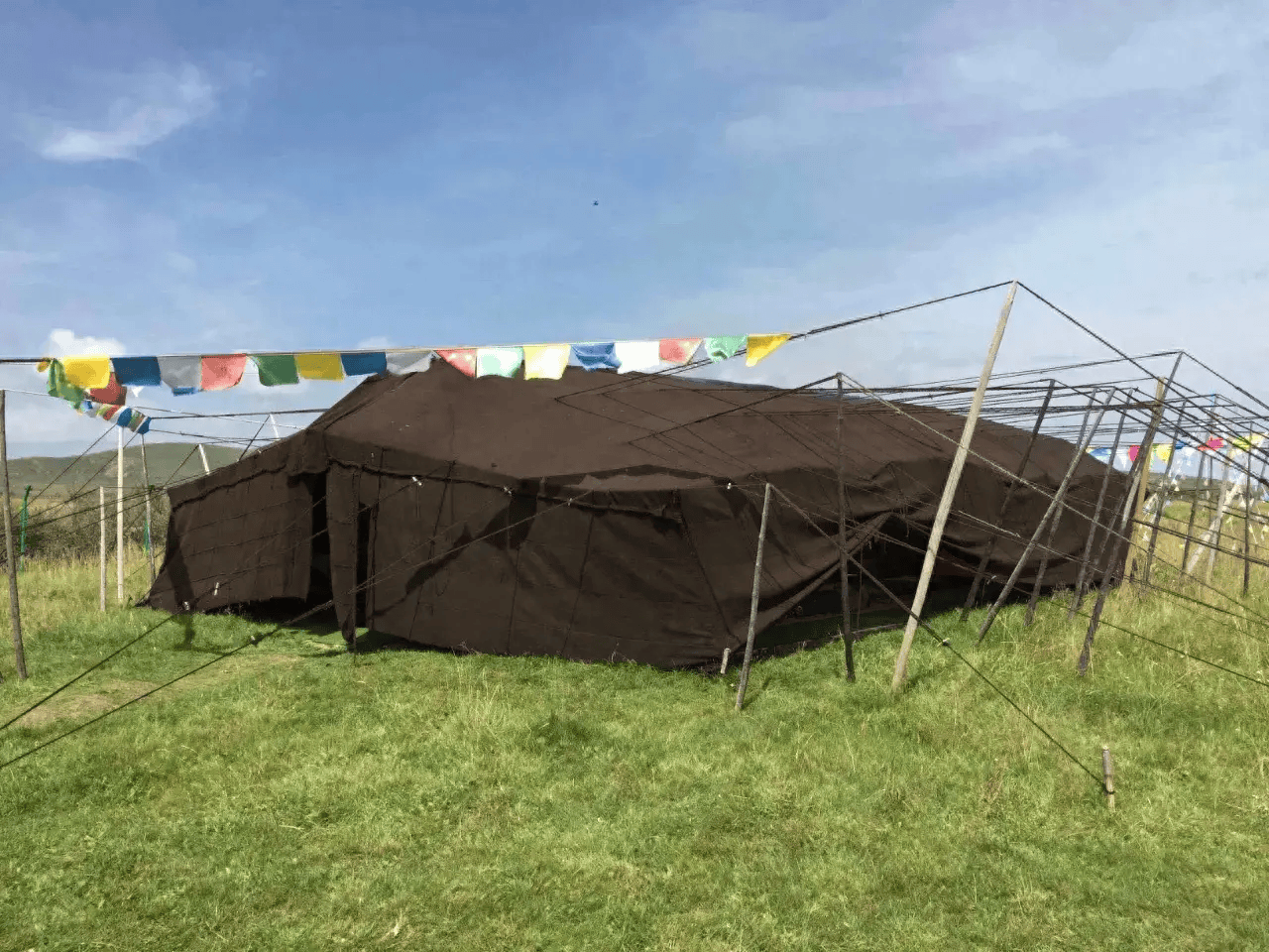 《向巴聊天》走进色达,与本土文化人泽让老师,讲述牧人之家黑帐篷的