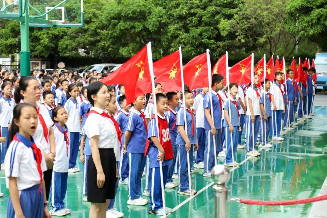 红领巾爱祖国,争做新时代好队员 | 东升学校小学部隆重举行一年级新