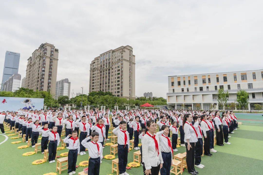 无锡锡山实验小学校服图片