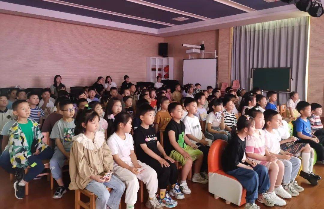 新时代文明实践丨"童"享欢乐缤纷"六一"_活动_和平村_实验幼儿园