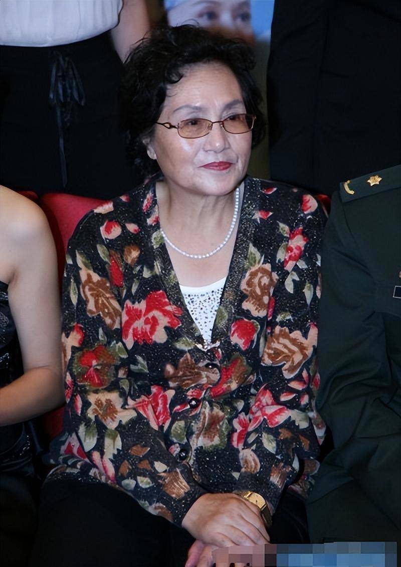 88岁郑毓芝,和上海话剧圈焦晃齐名,丈夫去世后,令她幡然醒悟_生活